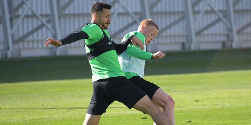 Jahovic 11'e dönüyor