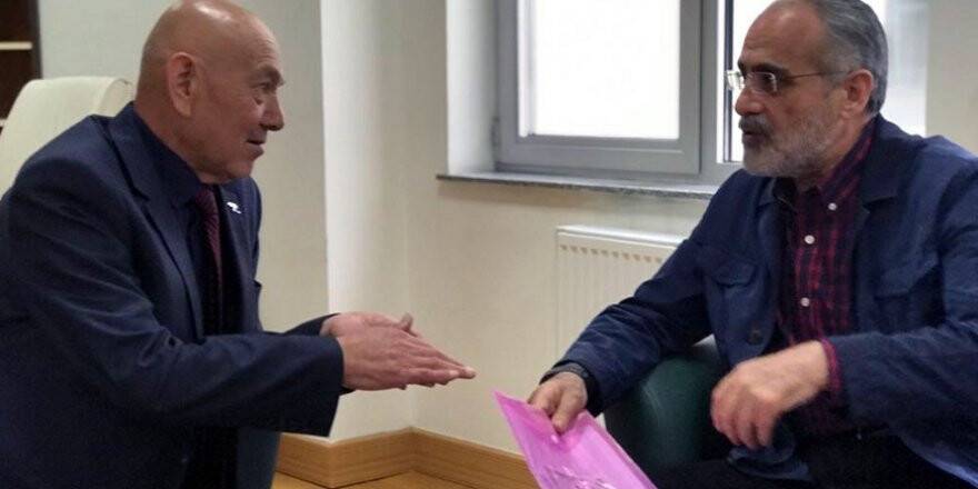Kırgızistan'da dernek başkanından Cumhurbaşkanı Erdoğan’a mektup ve fotoğraf