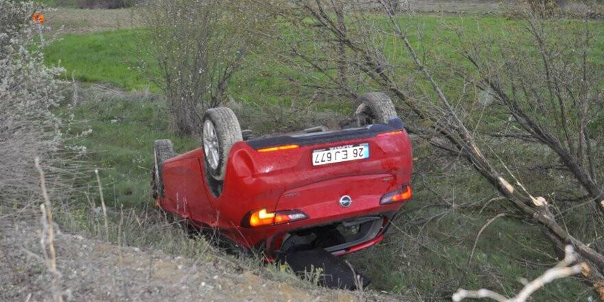 Konya'da iki ayrı kazada 4 kişi yaralandı 