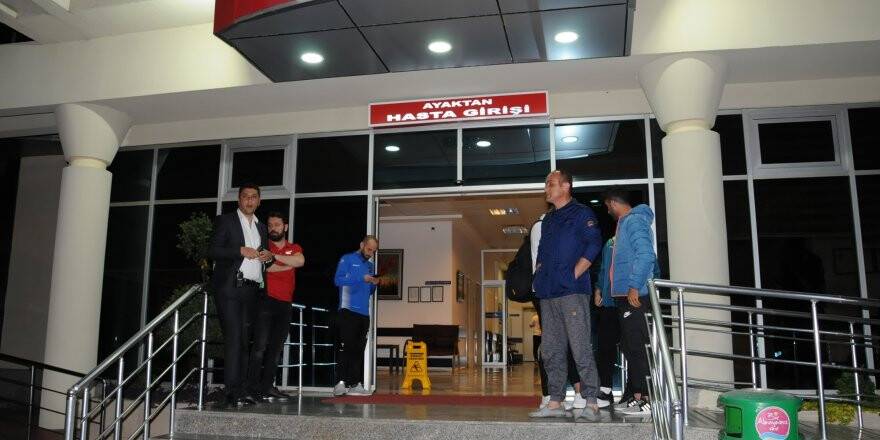 Alanyasporlu Futbolcuları Taşıyan Minibüs Devrildi