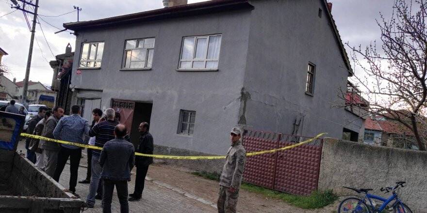 Konya'da Çatıdan Düşen Kadın Öldü