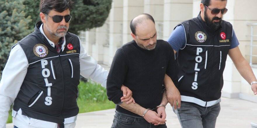 Uyuşturucuyu 11 Yaşındaki Oğlunun Üzerine Sarmış