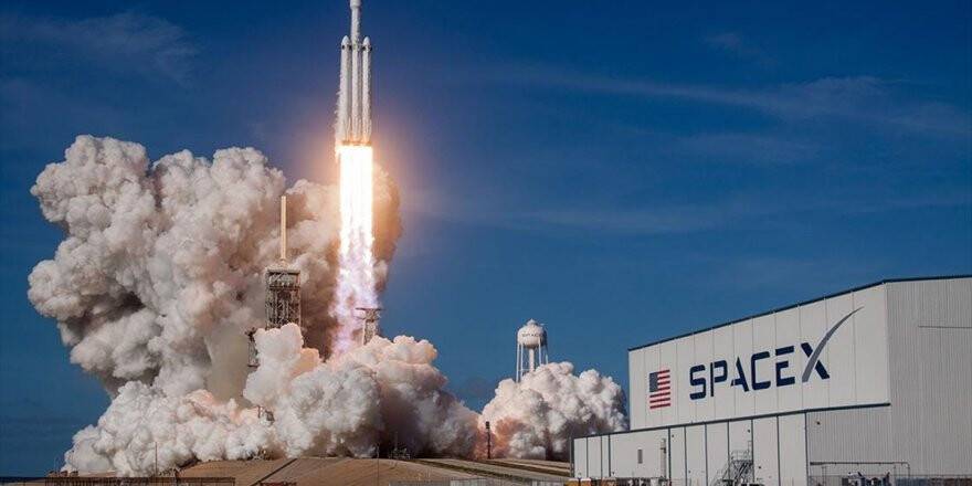 Spacex, Kargo Mekiğinin Fırlatılışını Erteledi