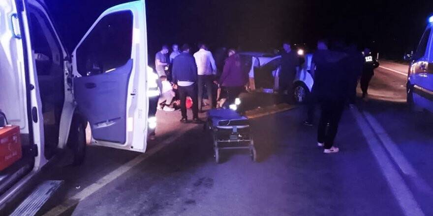Yunak'ta Trafik Kazası: 6 Yaralı