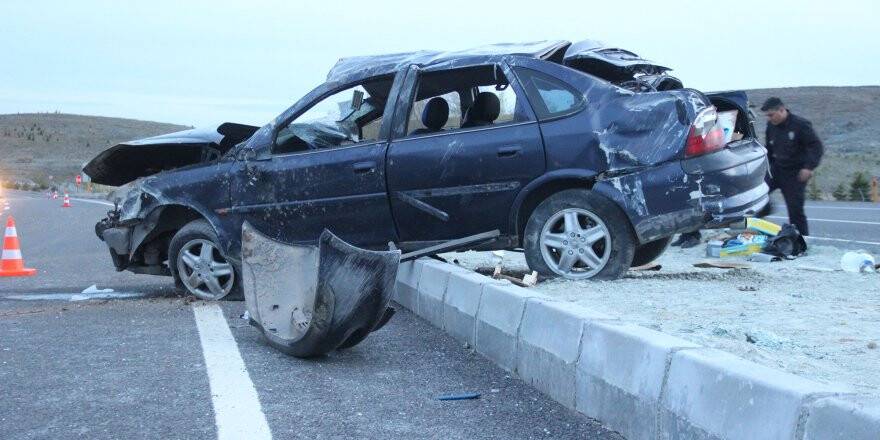 Yeni Evli Çifti Trafik Kazası Ayırdı