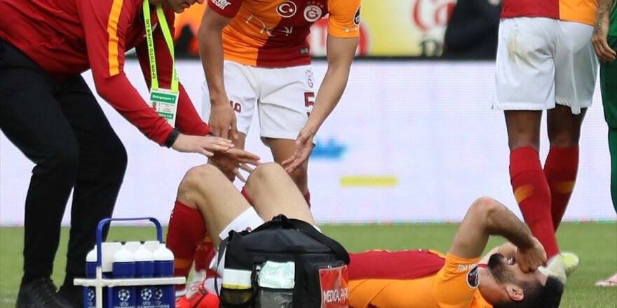 Galatasaray Kulübü Başkanı Cengiz: Emre'nin Kaval Kemiğinde Bir Kırık Var