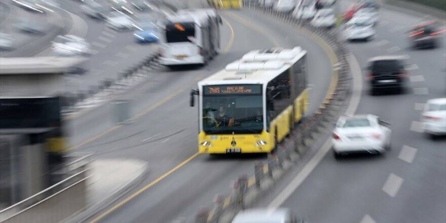 İstanbul'da Aylık Öğrenci Kartı 40 Liraya İndirildi