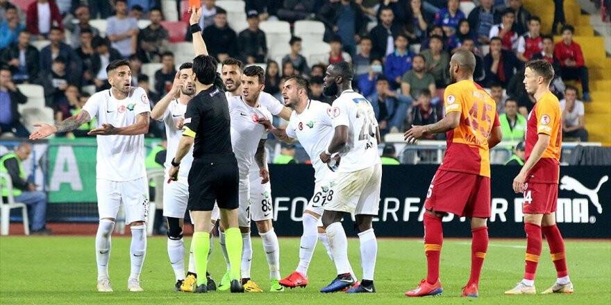 Galatasaray Ve Akhisarspor Pfdk'ye Sevk Edildi