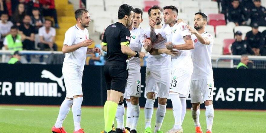 Pfdk'den Akhisarsporlu Futbolculara Ceza
