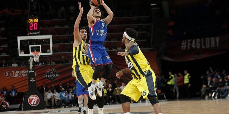 Anadolu Efes Finalde
