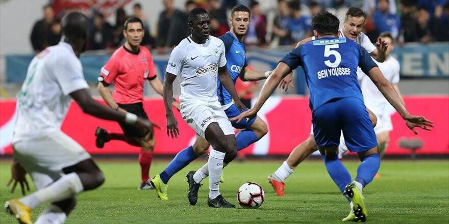 Kasımpaşa İle Atiker Konyaspor Puanları Paylaştı