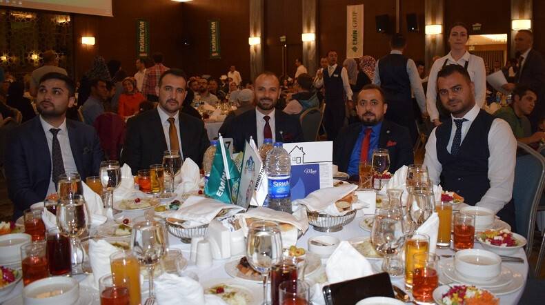 Eminevim ailesi iftarda buluştu