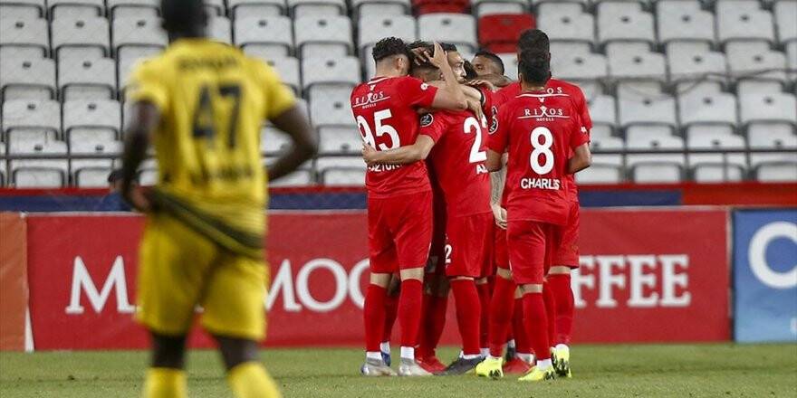 Antalyaspor 3 Puanı 3 Golle Aldı