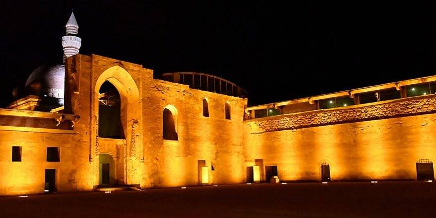 Ecdat Yadigarı İshak Paşa Sarayı Işıl Işıl