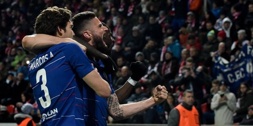 Giroud Bir Yıl Daha Chelsea'de