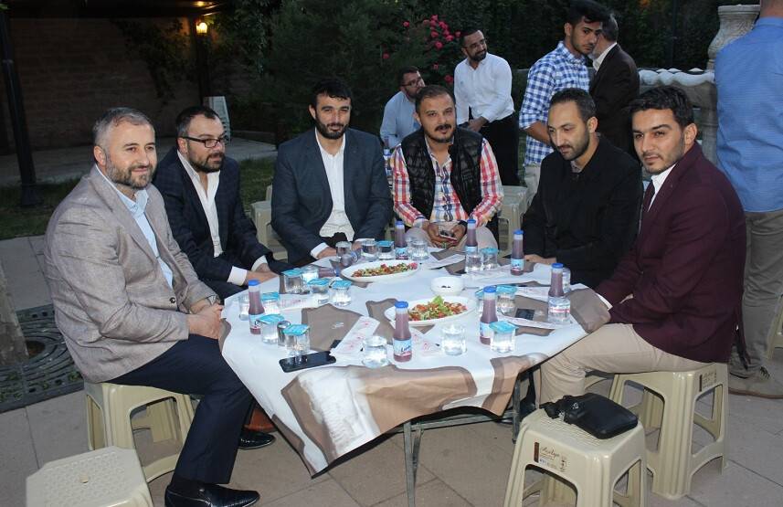 İlim Yayma Cemiyeti iftarda buluştu