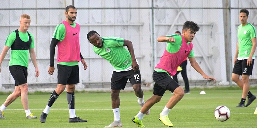 Konyaspor'da genç oyuncuya fırsat