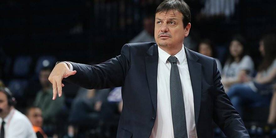 Ergin Ataman İki Yıl Daha Anadolu Efes'te