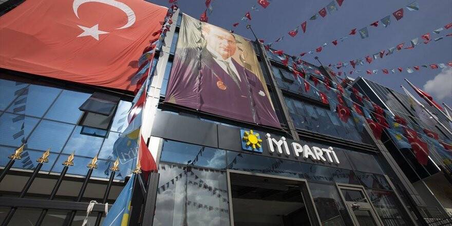 İyi Parti Tüzük Kurultayına Gidiyor
