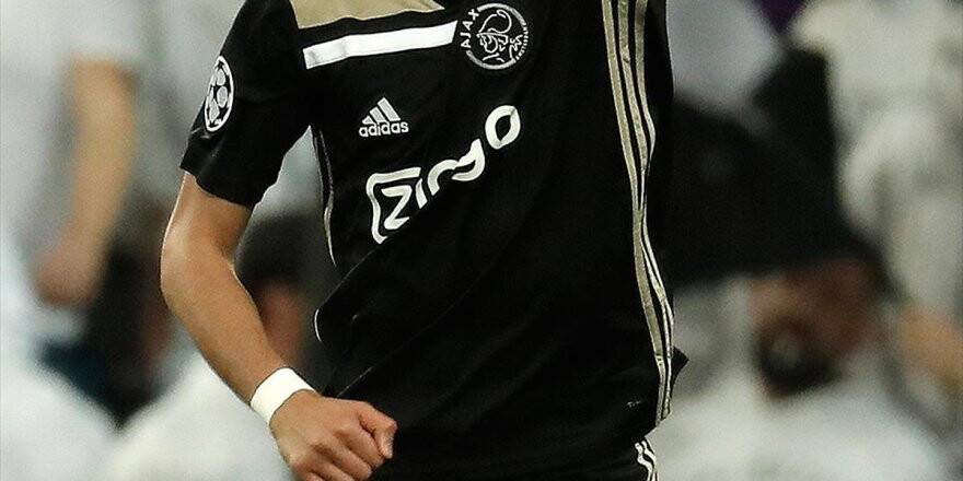 Ajax'tan Naci Ünüvar'a Profesyonel Sözleşme