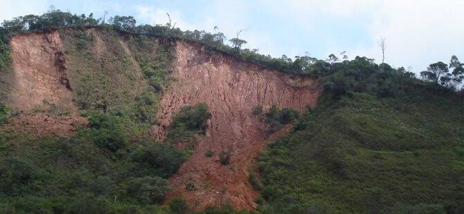 ABD'de toprak kayması: 3 ölü