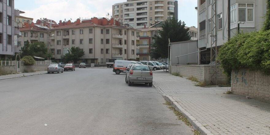 Arabaya bindi silahlı saldırıya uğradı