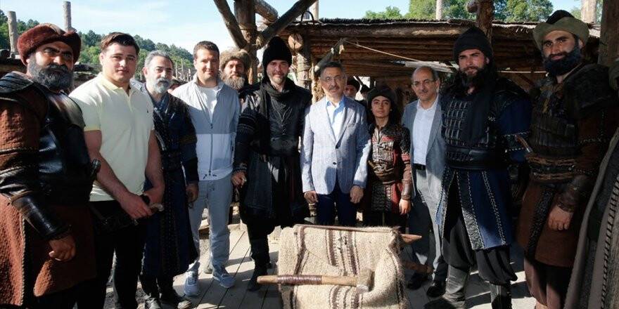 Oktay'dan Diriliş Ertuğrul Setine Ziyaret