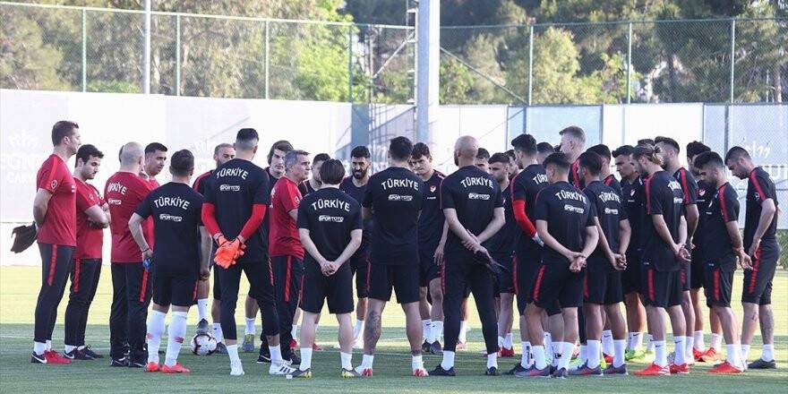 A Milli Futbol Takımı, Mevlana Müzesi'ni Ziyaret Etti