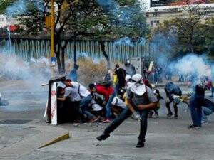 Venezuela'da 2 Kişi Hayatını Kaybetti