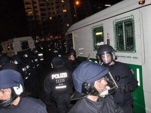 Almanya'da "devlet baskısı" protesto edildi