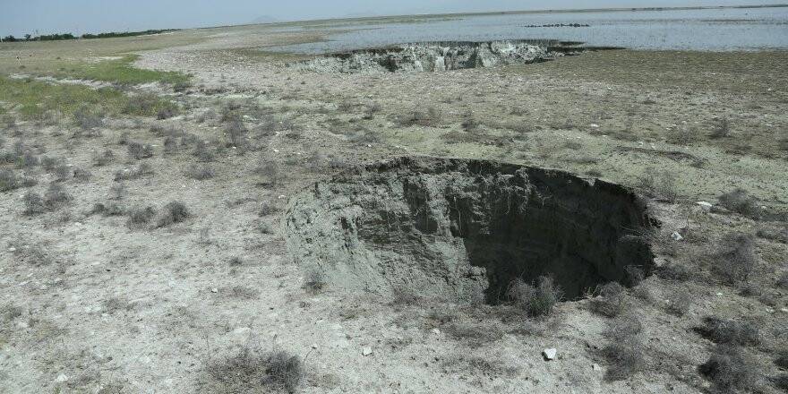 Akgöl Sazlıkları'nda Yeni 2 Obruk Oluştu