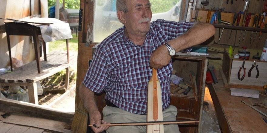 'Şeker Usta' Kemençe Yaparak Ağaçlara Hayat Veriyor