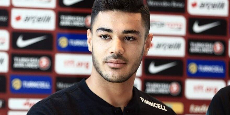 Bundesliga'da 'Yılın Çaylağı' Ozan Kabak