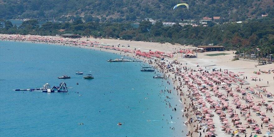 Bayram Tatilinin Ekonomik Büyüklüğü 10 Milyar Tl'yi Aştı