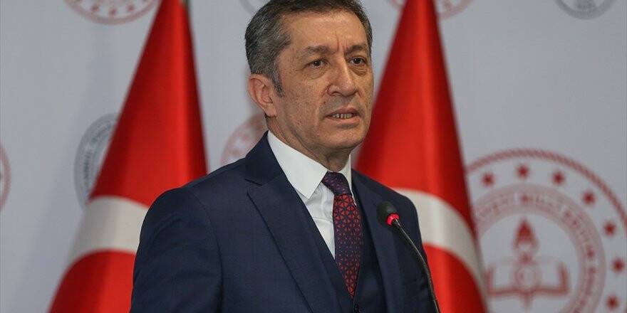 Bakan Selçuk'tan 'Karne' Mesajı