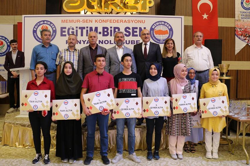 Konya’da ‘Bir Bilenle Bilge Nesil’ yarışmasının ödülleri sahiplerini buldu