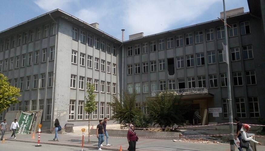 Eski 2. Ordu Komutanlığı binası yıkılıyor