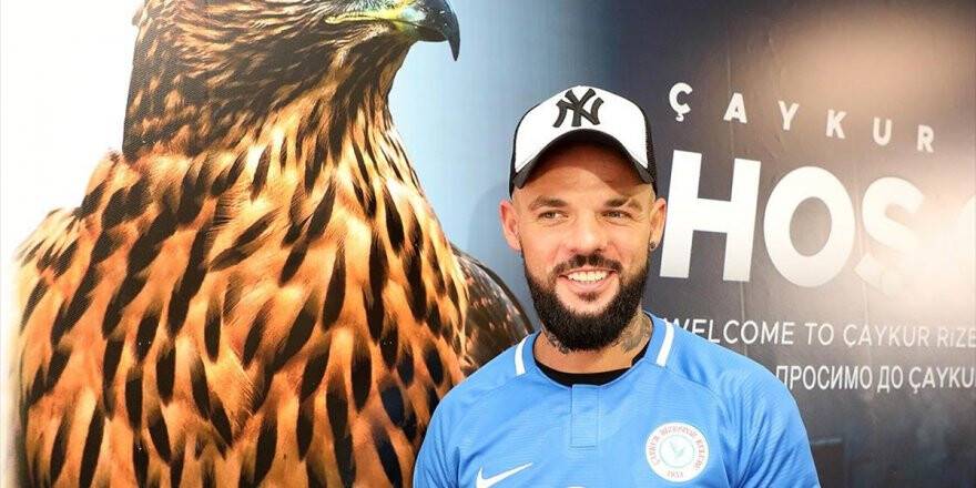 Çaykur Rizespor'da Moroziuk Sözleşme İmzaladı