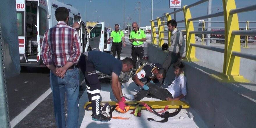 Ereğli'de motosiklet Tır’a çarptı: 2 yaralı 