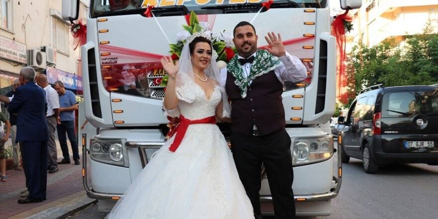 Tırı Gelin Arabası Yaptı