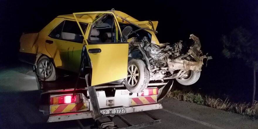 Otomobil traktöre bağlı römorklara çarpı: 2 yaralı