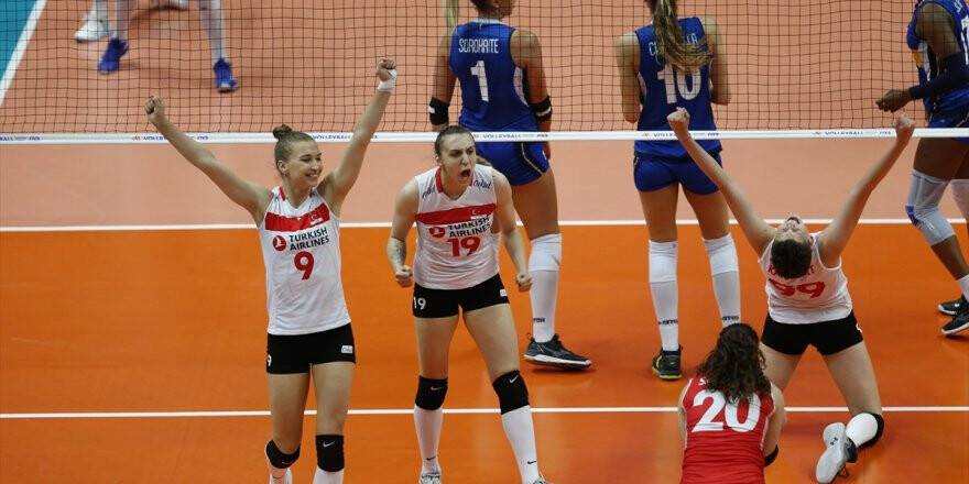 Kadın Voleybolu 'Yine' Finallerde