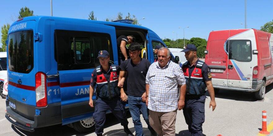 Kavgada Üzerine Traktör Sürülen Kişi Öldü, Babası Yaralandı