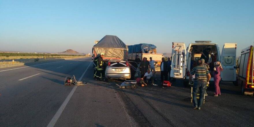 Düğün dönüşü kaza yaptılar: 6 yaralı