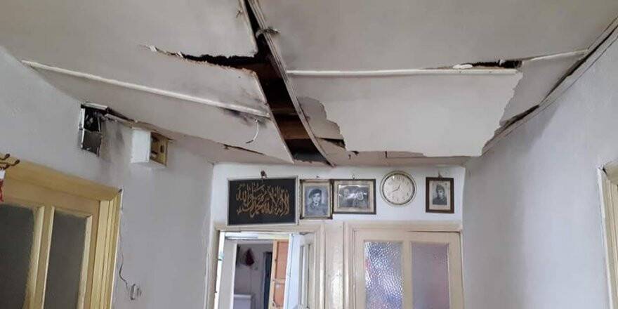 Bozkır'da Eve Yıldırım Düştü