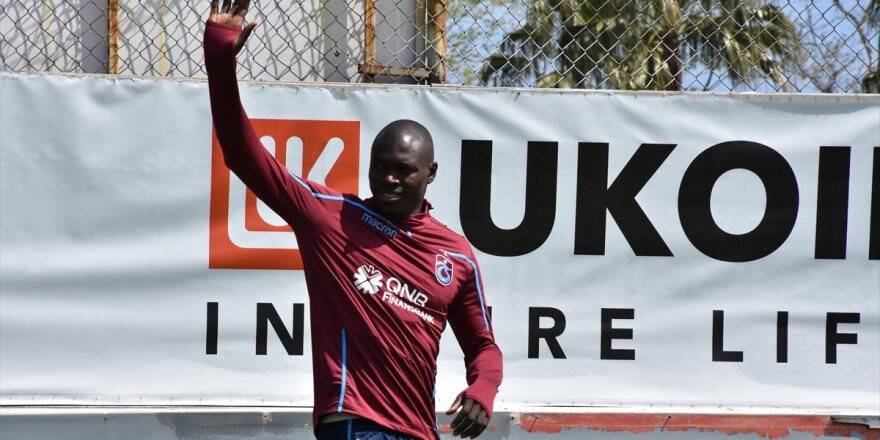 Trabzonspor'da Zargo Toure'nin Sözleşmesi Feshedildi