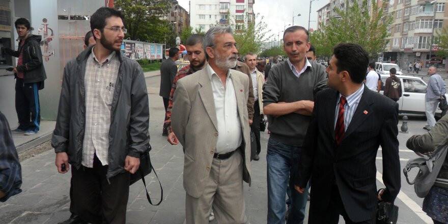 'ŞİİRİ ÇÜRÜTMEYİN EFENDİLER'