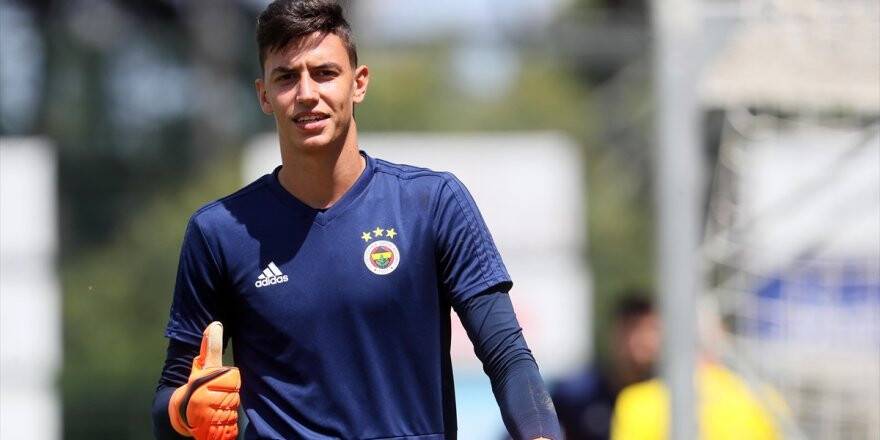 Fenerbahçe, Berke Özer'i Westerlo'ya Kiraladı
