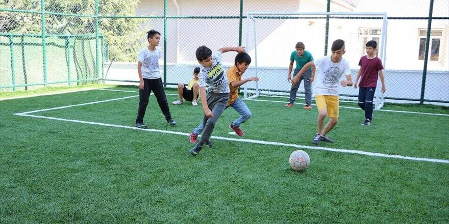 Yozgatlı Miniklerin Halı Saha Hayali Gerçekleşti