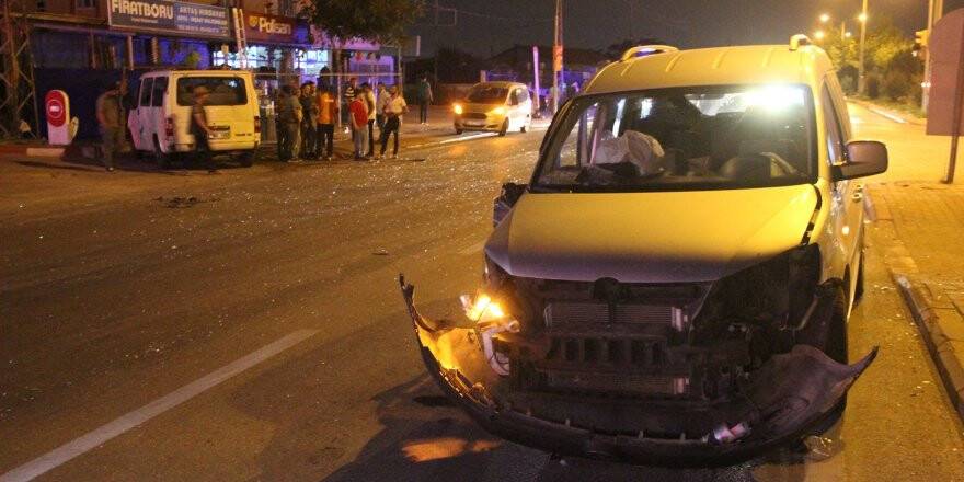 Konya'da Trafik Kazası: 8 Yaralı